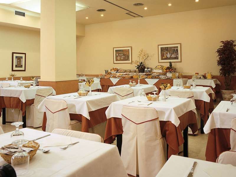 Hotel Glories Barselona Restoran fotoğraf